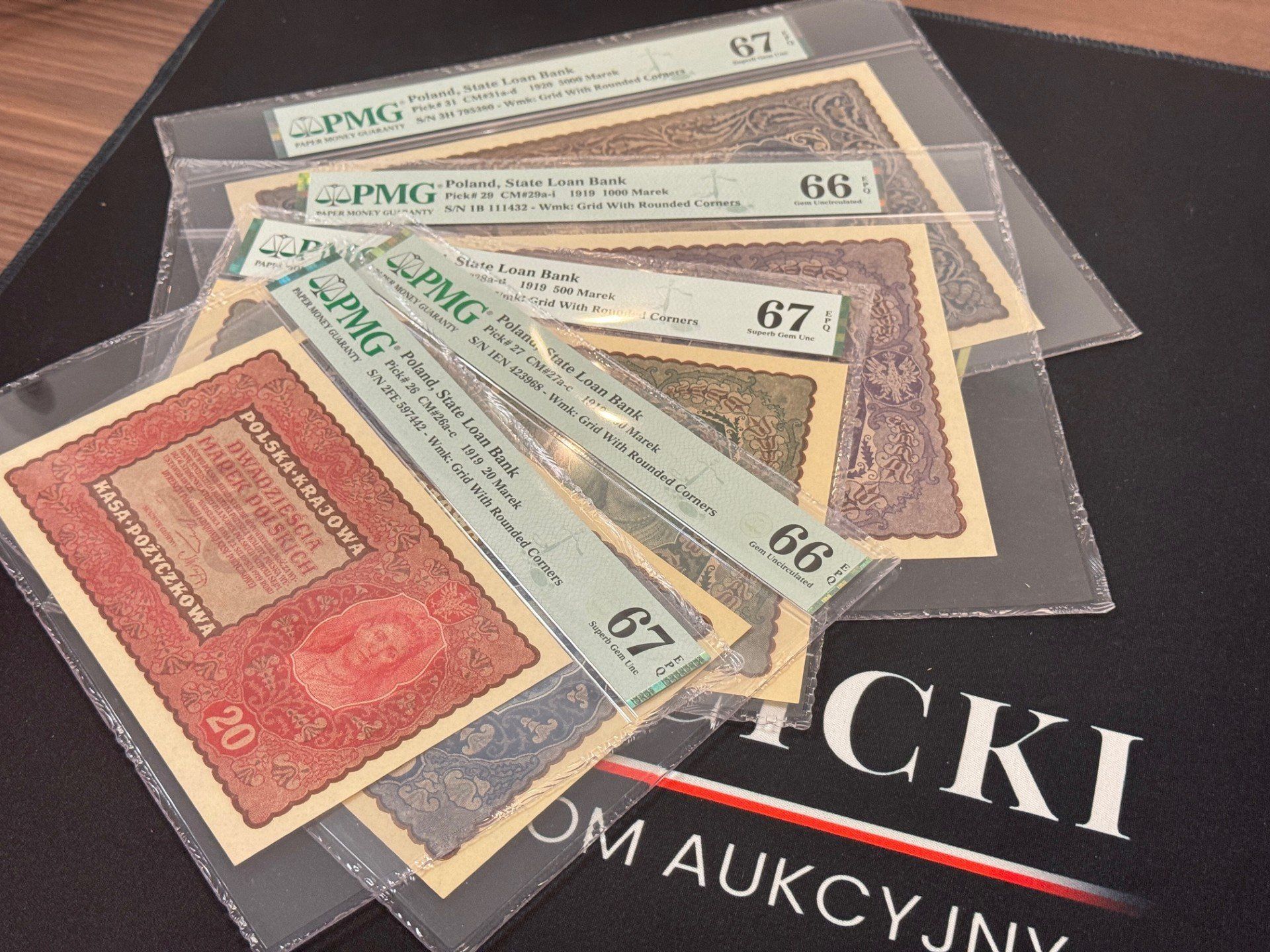 Zainteresowanie starymi monetami i banknotami wciąż rośnie, a w domowych szufladach ukrywają się zbiory, które potrafią zaskoczyć nawet doświadczonych ekspertów.