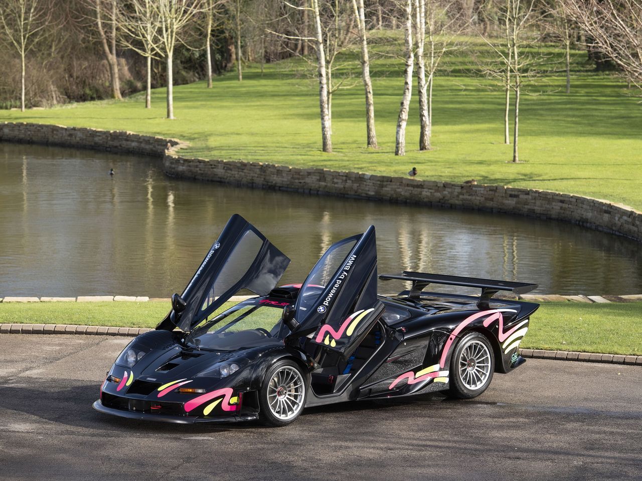 McLaren F1 GTR Longtail z homologacją drogową trafił na sprzedaż. Nie ma drugiego takiego