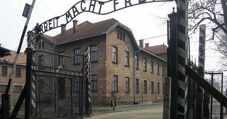 Dlaczego 98 proc. kobiet w obozach koncentracyjnych przestało miesiączkować?