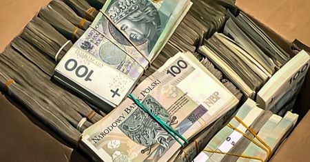 Kobieta podała się za pracownicę banku. 58-latek stracił ponad 100 tys. zł