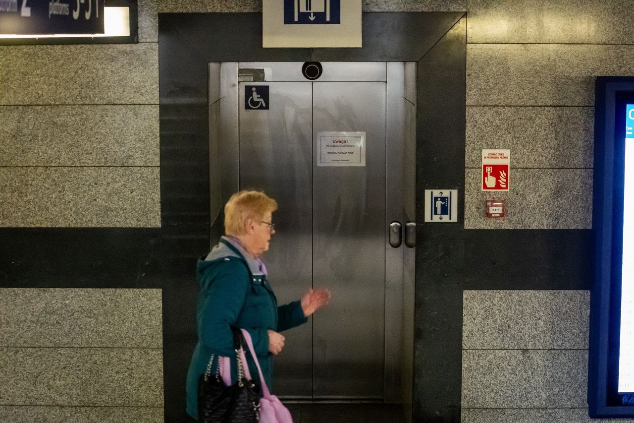 Bydgoszcz: Na dworcu głównym nie działają windy. Do kiedy potrwają utrudnienia?
