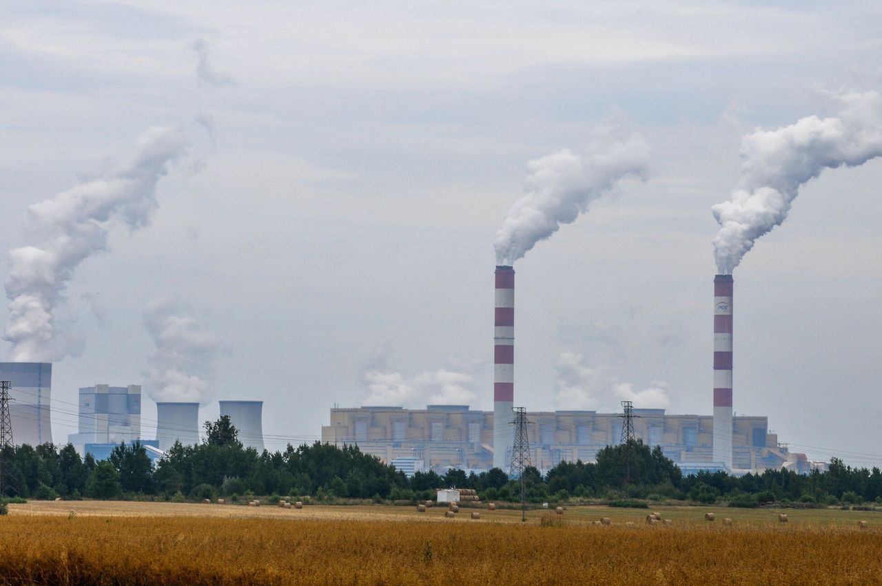 Ceny prądu rosną. To m.in. efekt wyższych kosztów emisji CO2 