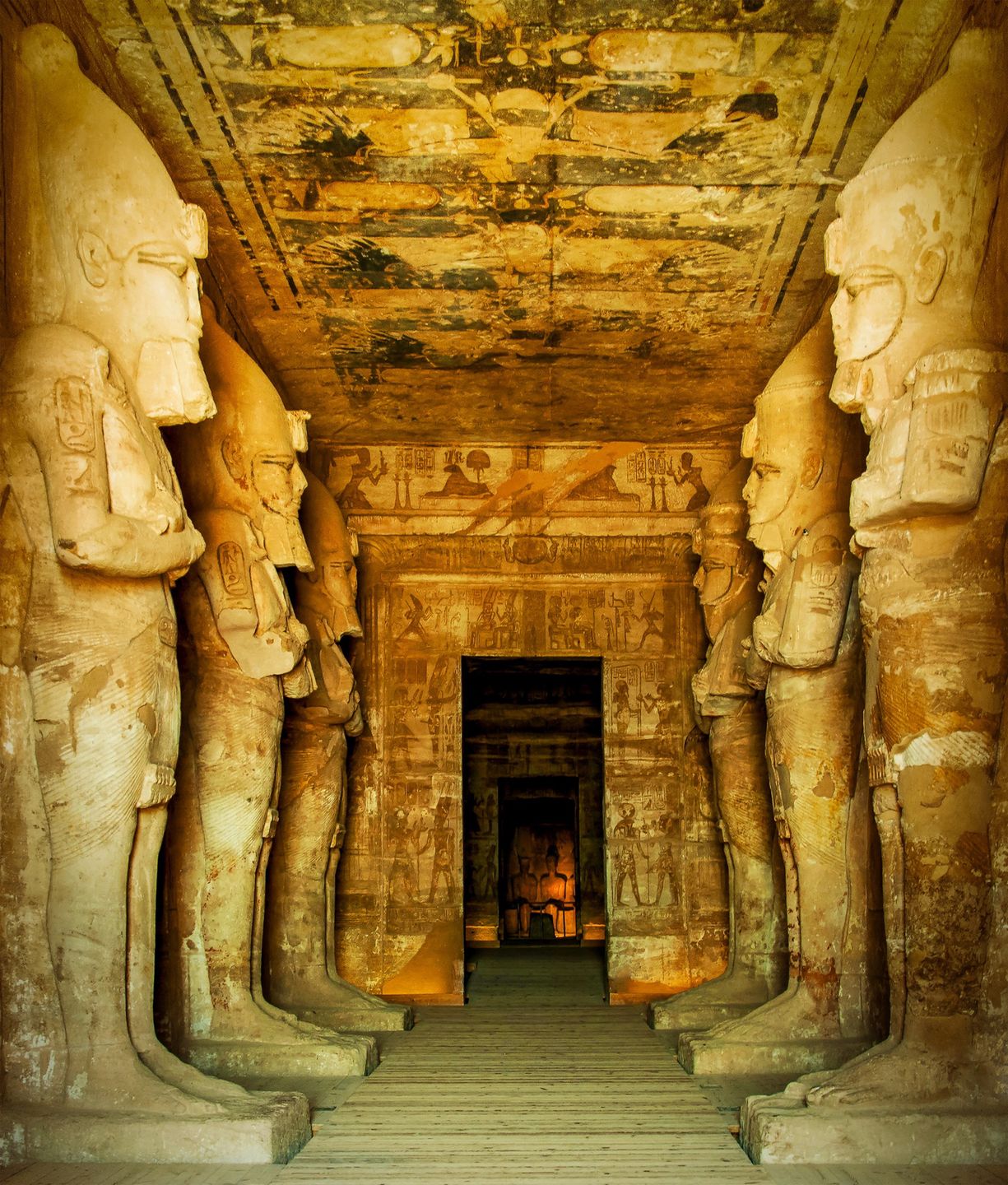 Abu Simbel – stanowisko archeologiczne w południowym Egipcie, w muhafazie Asuan, obejmujące kompleks dwóch świątyń zbudowanych w latach 1264–1244 p.n.e. za rządów faraona Ramzesa II[