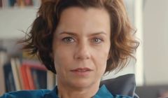 Agata Kulesza z wujciem u babci w kieszeni reklamuje konto w ING Banku Śląskim (wideo)