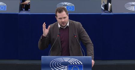 Europoseł zwrócił się do Trumpa. Za to słowo został skarcony