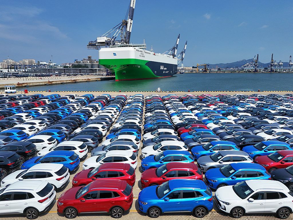 Europa zalana chińskimi autami. Taką odpowiedź szykują VW, BMW i Renault