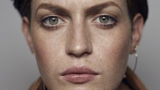 Imię składające się z jednej litery. W Polsce noszą je dwie kobiety