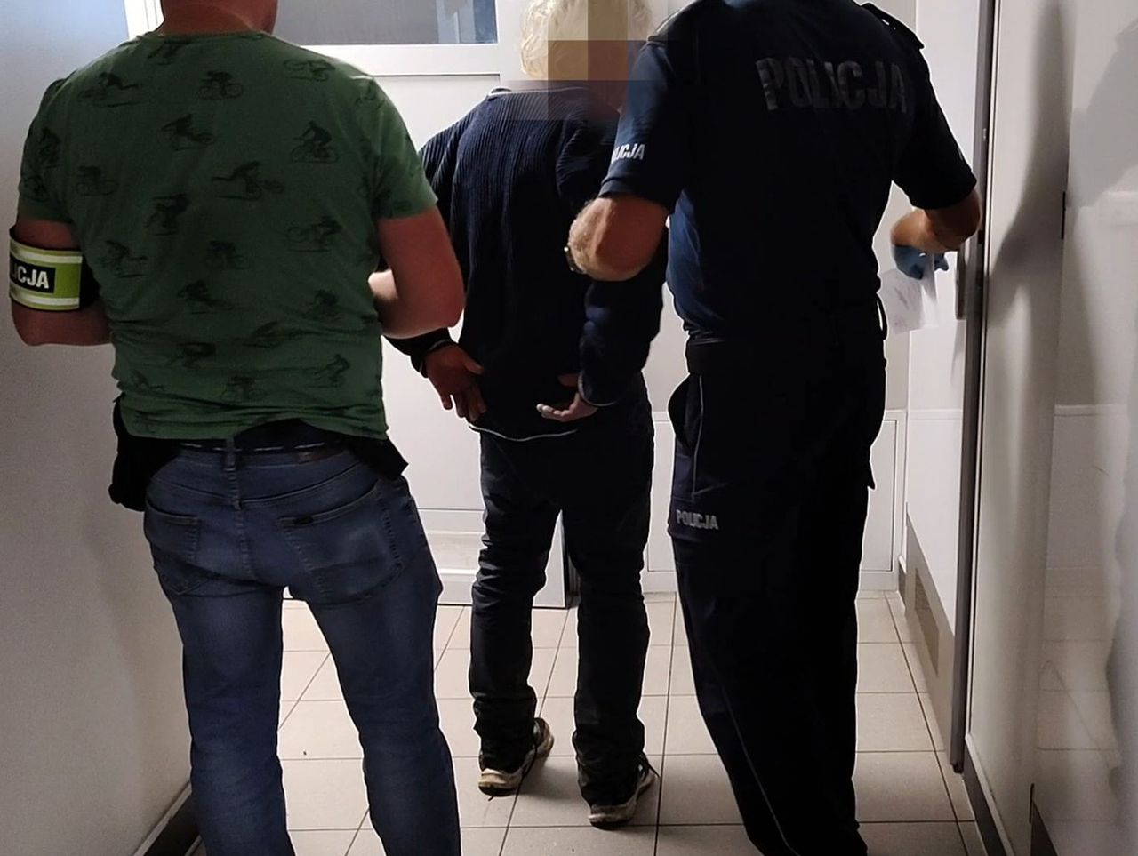 Brzeg: Zaatakował brata siekierą, a jego żonę uderzył butelką
