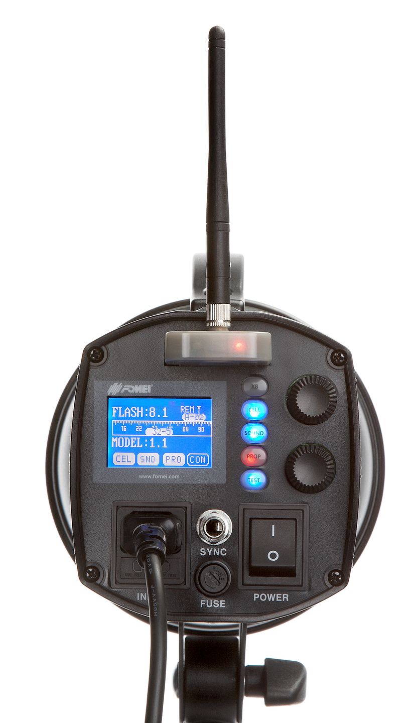 Fomei Digital PRO X 700 - lampa studyjna z możliwością sterowania ze smartfona 2