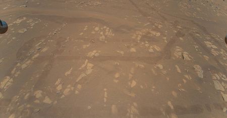 Przełom w badaniu kosmosu. NASA opublikowała pierwsze kolorowe zdjęcie Marsa z lotu ptaka