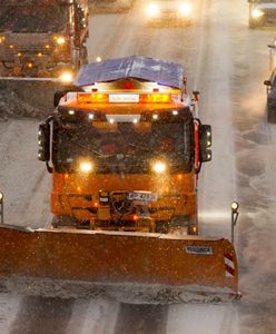 Mróz do - 20 stopni, mocno sypnie śniegiem i alert na drogach. Prognoza na pierwszy dzień świąt