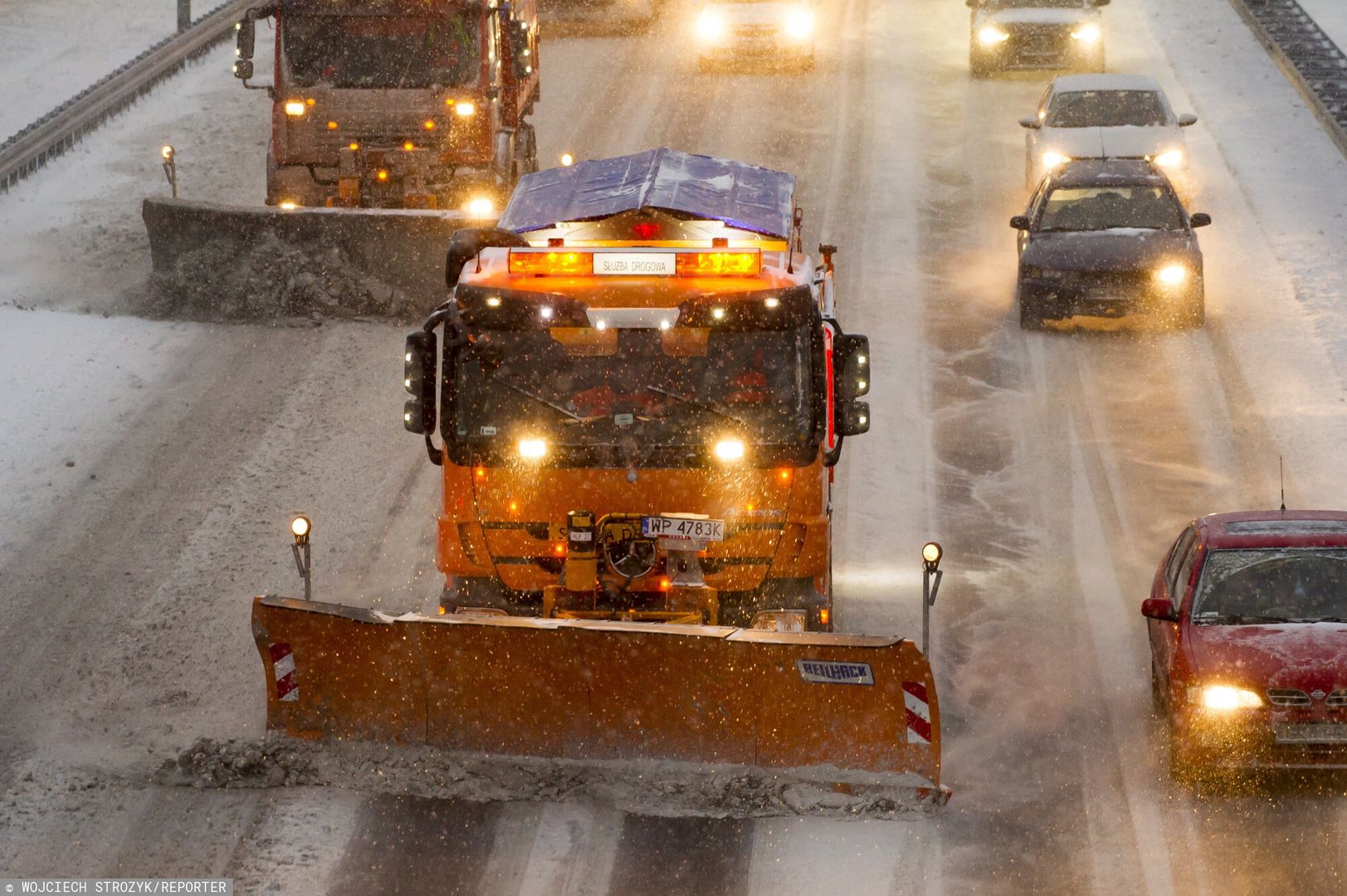 Mróz do - 20 stopni, mocno sypnie śniegiem i alert na drogach. Prognoza na pierwszy dzień świąt