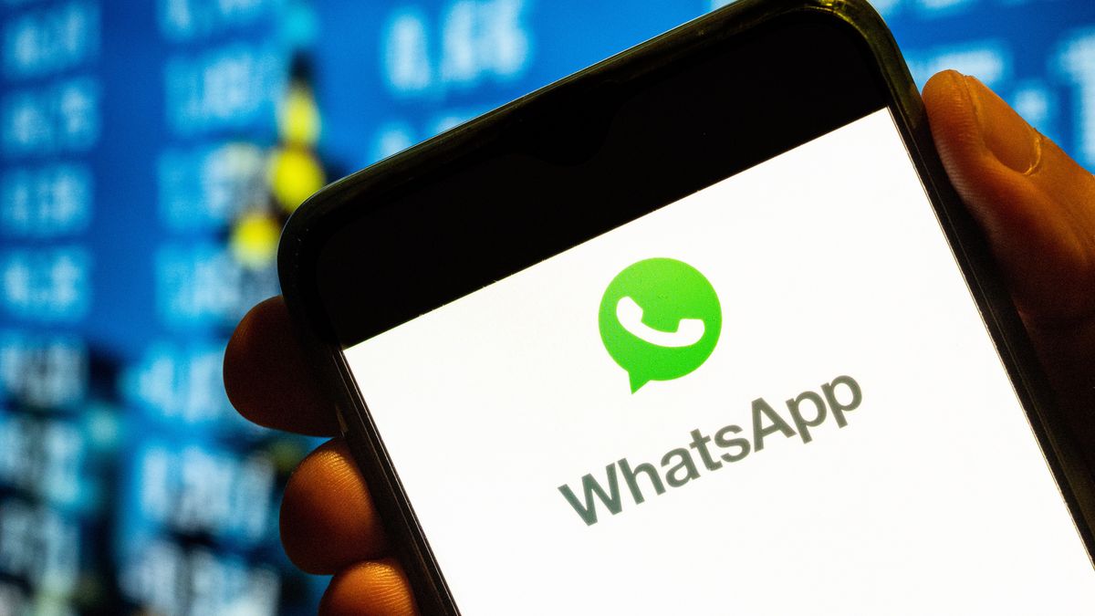 CHINA - 2022/07/25: In this photo illustration, the encrypted instant messaging application owned by Meta Platforms and formerly known as Facebook, and WhatsApp, logo is displayed on a smartphone screen. (Photo Illustration by Budrul Chukrut/SOPA Images/LightRocket via Getty Images)