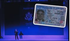 Rubio jak Steve Jobs. Pokazał nowy paszport USA niczym technologiczny gadżet