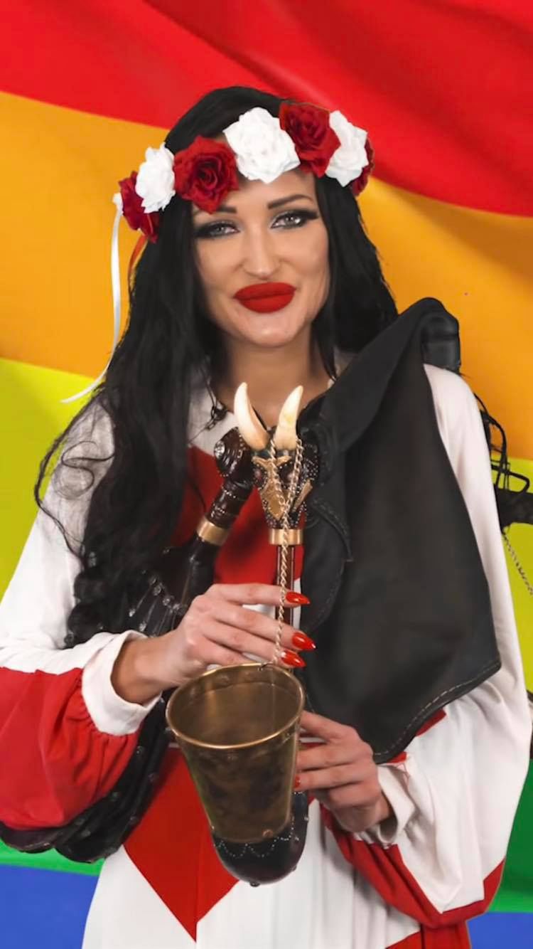 Małgorzata Godlewska śpiewa hymn na Święto Niepodległości