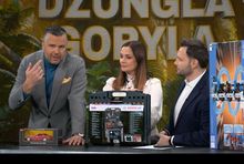 Michał Rachoń i Karol Gnat w programie "Dżungla goryla". 