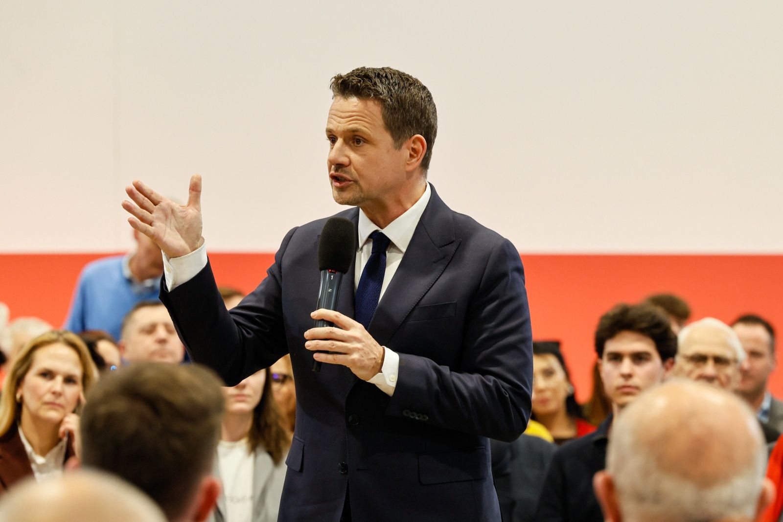 Rafał Trzaskowski podczas spotkania z sympatykami