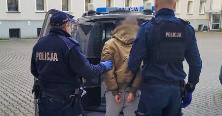 Patrzył na rejestracje i podpalał. Złapano go po roku