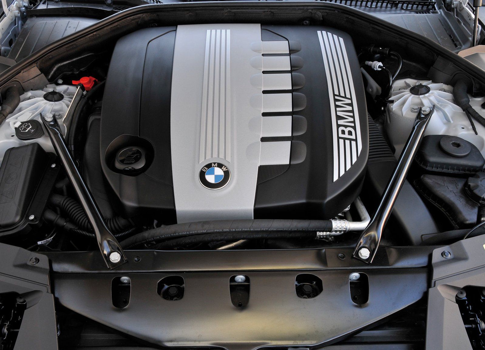 ...dlatego zdecydowanie polecamy 3-litrowego diesla