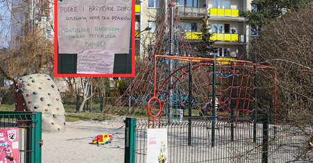 Wojna pokoleń na osiedlu. Kartka oburzyła sąsiadów