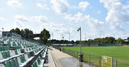 Oświetlenie na stadionie przy Drodze Dębińskiej na wiosnę przyszłego roku