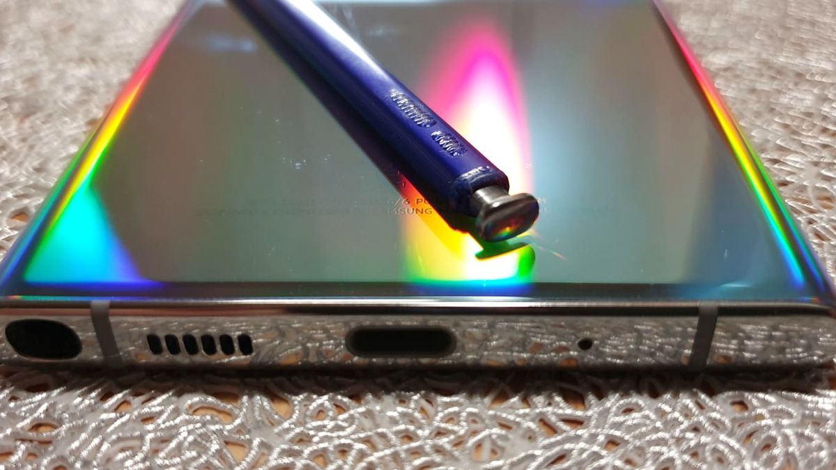 Nasz czytelnik chciał zabezpieczyć w serwisie ekran Galaxy Note'a 10. Efekt? Spalony rysik 1