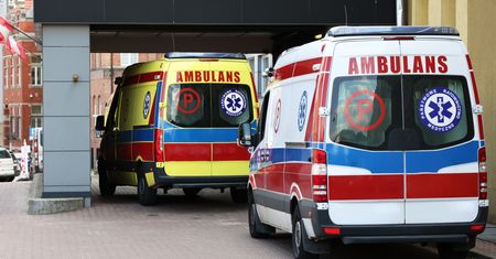 Wypadek pomiędzy Złotowem a Śmiardowem Złotowskim. Dwie osoby trafiły do szpitala