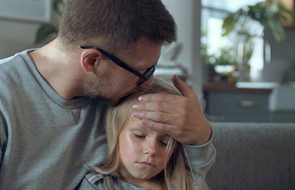 „Dziecko przyniosło coś z przedszkola…” w reklamie Ibuprom Forte (wideo)