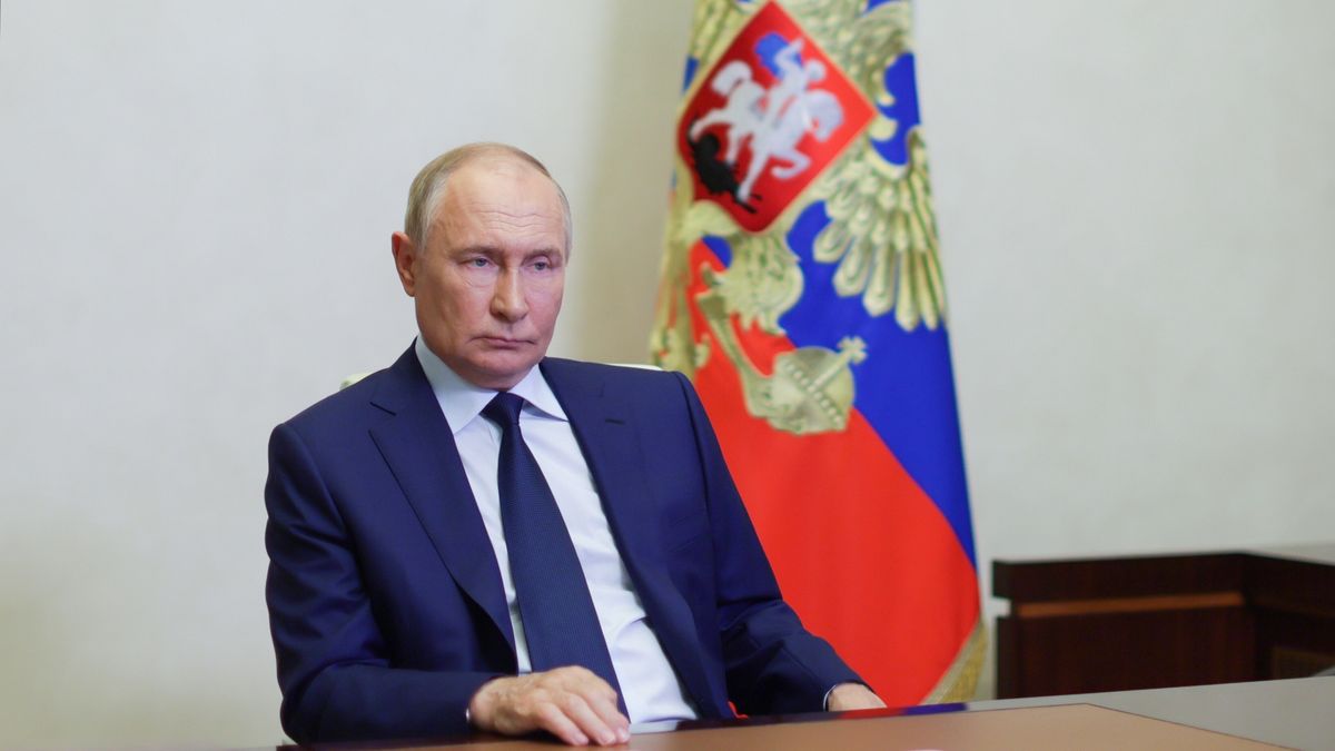 Russian President Vladimir Putin holds a video conference meeting with Kursk Region Acting Governor Alexei Smirnov at the Novo-Ogaryovo state residence, outside Moscow, Russia, 08 August 2024. EPA/GAVRIIL GRIGOROV / SPUTNIK / KREMLIN POOL MANDATORY CREDIT Dostawca: PAP/EPA.