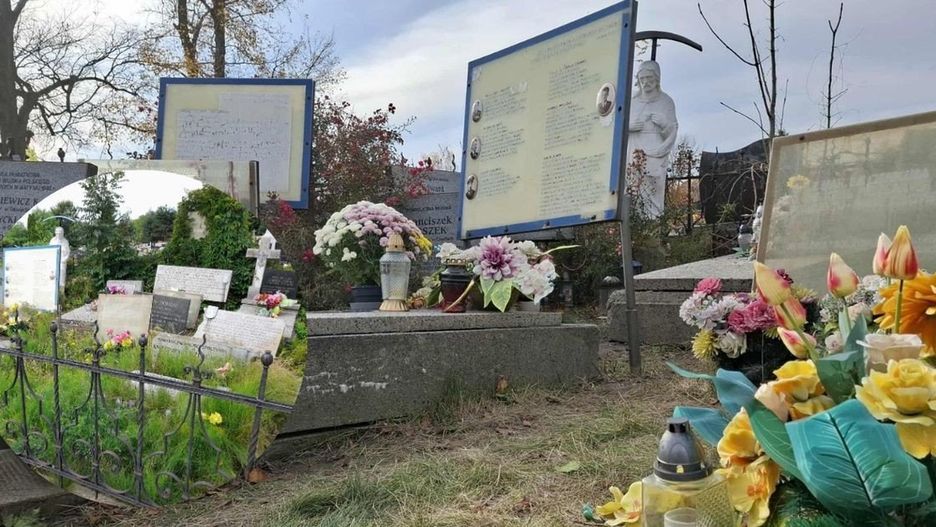 Kwatera patriotyczna na Cmentarzu Parafialnym w Oświęcimiu popada w ruinę.