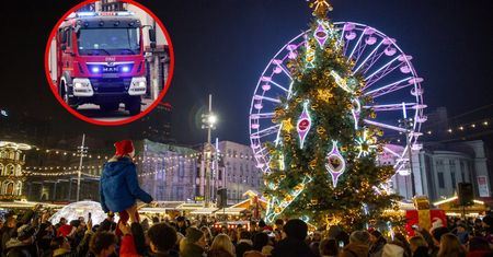 Akcja służb w Katowicach. "Mężczyzna jest w środku choinki"