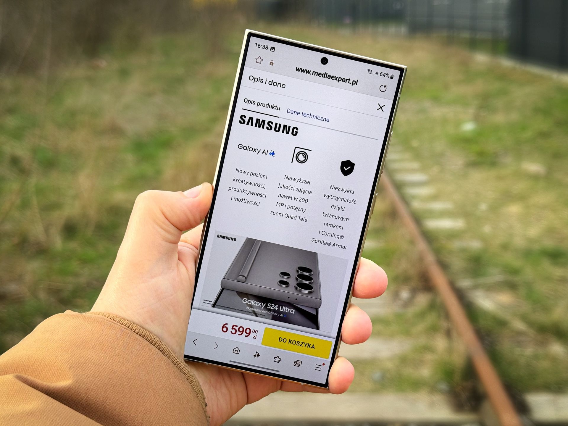 Ekran Galaxy S24 Ultra ma symetryczne ramki