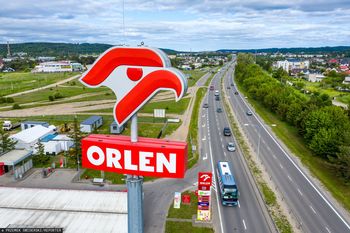 "Mechanizm CPN". Rząd przygotuje podatek od nadmiarowych zysków firm paliwowych