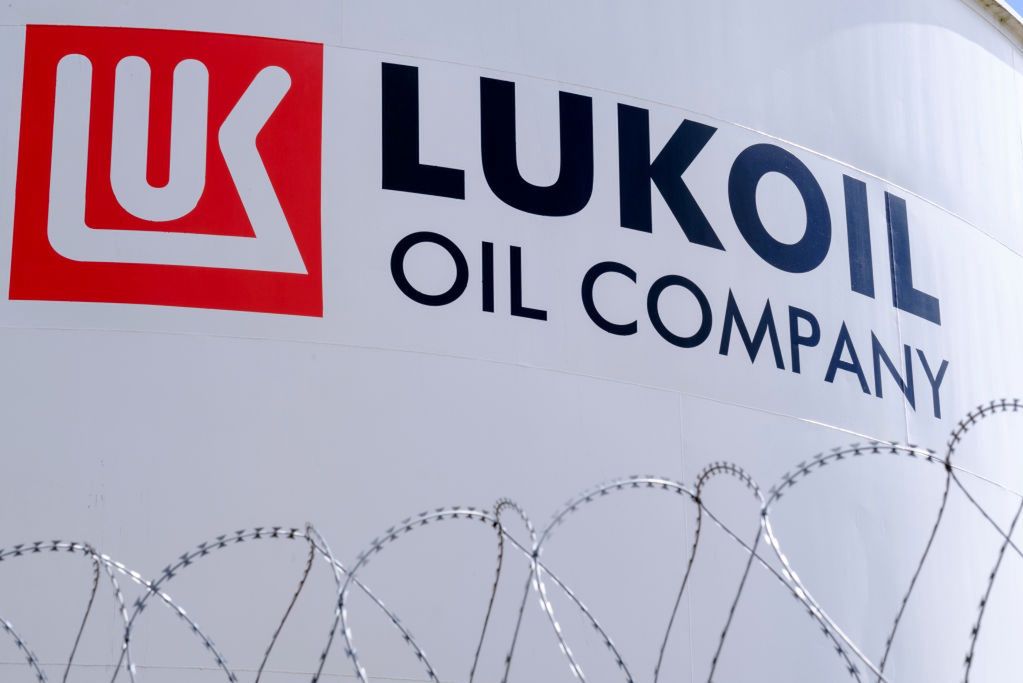 Russisches Öl: Lukoil umgeht EU-Sanktionen via Irland-Coup