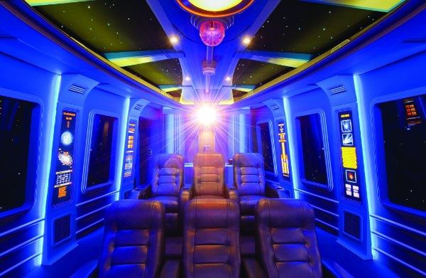 Wymarzony dom gadżetomaniaka i niesamowite, kosmiczne kino domowe