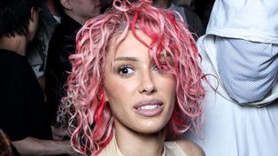 Bianca "cosplayerka Kim Kardashian" Censori znów zaszalała. Tym razem (wcale nie dla odmiany) wskoczyła w OBCISŁY KOMBINEZON (FOTO)