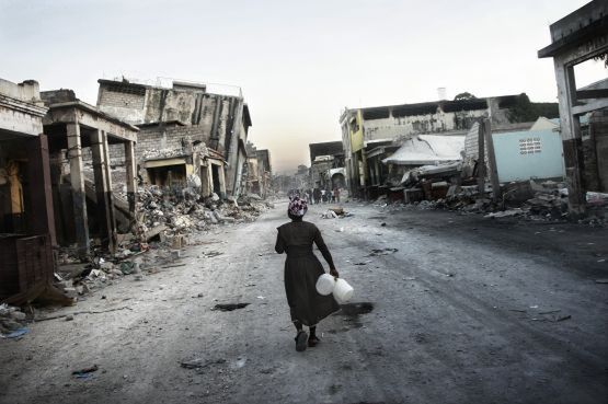 Tomasz Woźny laureatem BZ WBK Press Photo 2010 za reportaż z Haiti