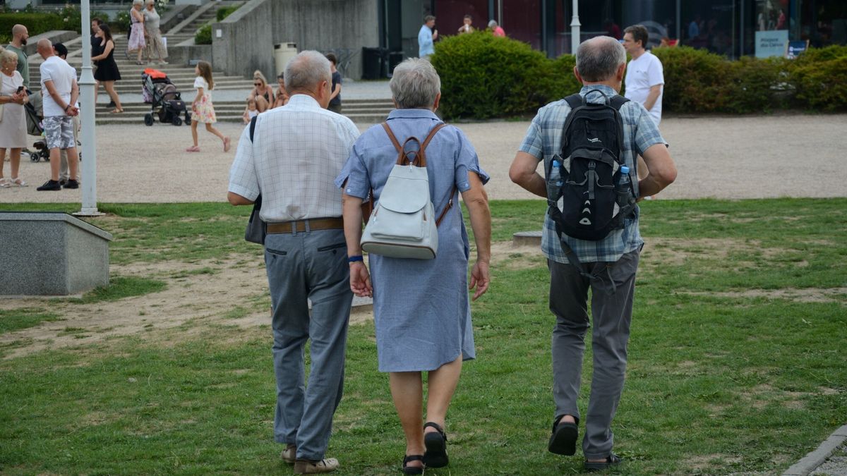 Ilu emerytów otrzyma świadczenie honorowe? Oto wyliczenia