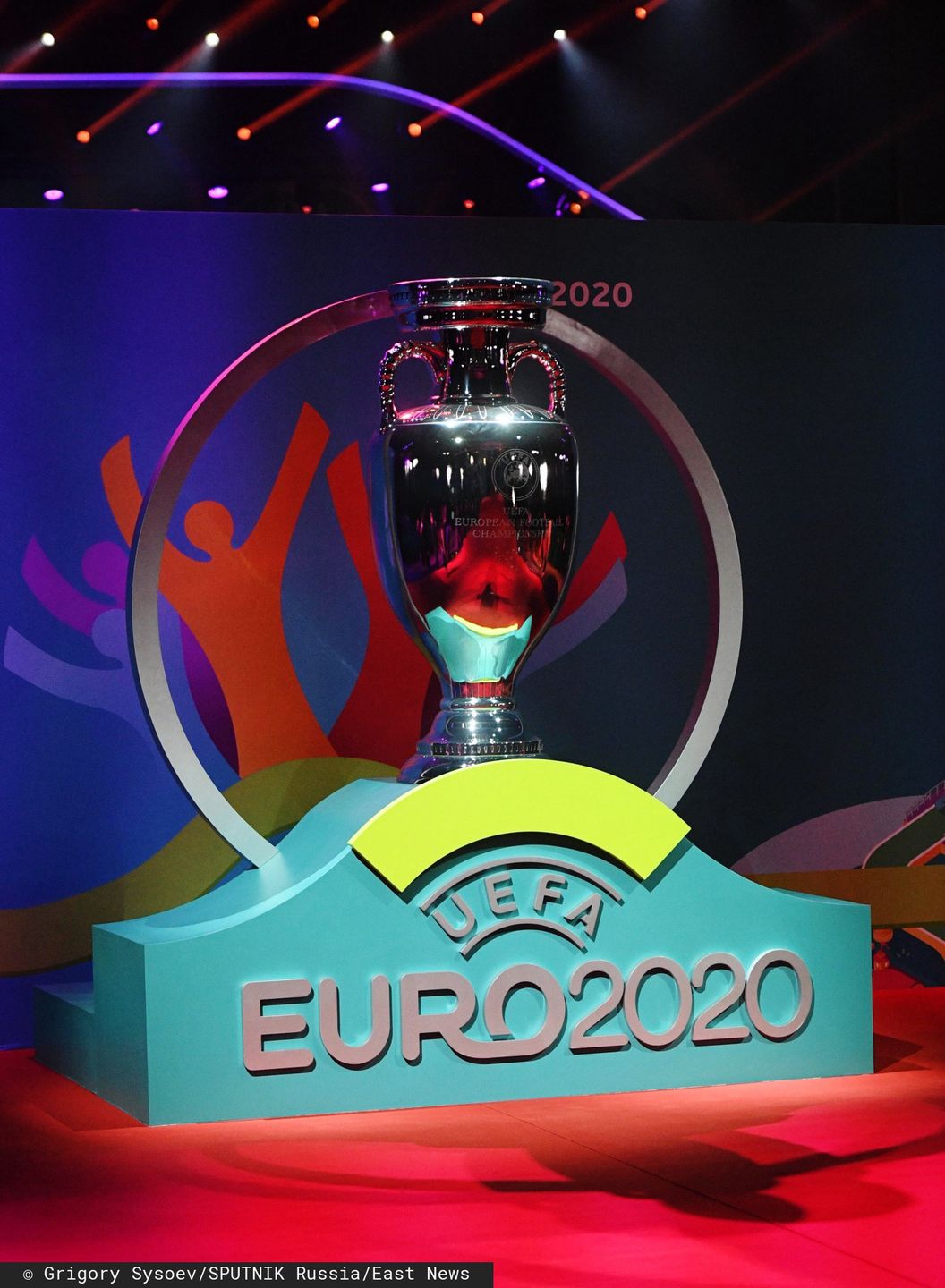 Euro 2020 przeniesione