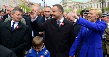 Agata Duda trzyma męża za rękę na obchodach 3 maja (ZDJĘCIA)