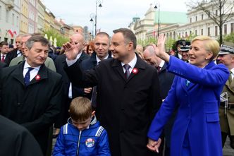 Agata Duda trzyma męża za rękę na obchodach 3 maja (ZDJĘCIA)