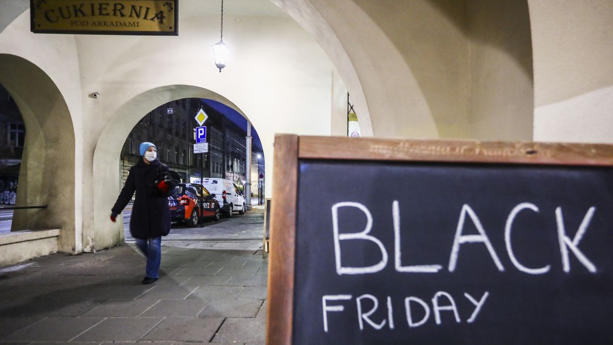 Black Friday sign is seen on the eve of Black Friday Day in Krakow, Poland on November 26, 2020. Due to the spread of coronavirus pandemic a limited number of shops in Poland offers sales and promotions. All shops located inside shopping malls are closed until a Saturday after Black Friday.  (Photo by Beata Zawrzel/NurPhoto via Getty Images)