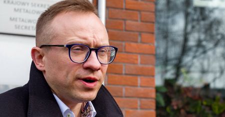 Korekta Polskiego Ładu. Ministerstwo proponuje podwyżki dla posłów i senatorów