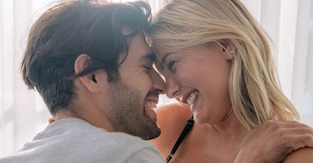 Polacy unikają takiego seksu. Seksuolog zachęca, by spróbować
