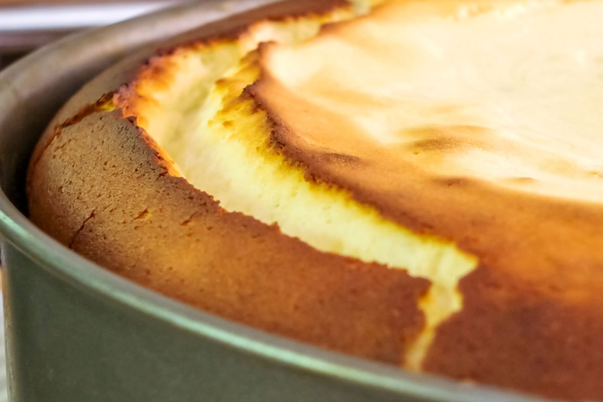 What to do to prevent cheesecake from collapsing?