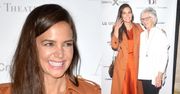 Promienna Katie Holmes pozuje na ściance z 72-letnią mamą (FOTO)