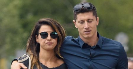 Anna Lewandowska dokonuje codziennej pielęgnacji lica w LUKSUSOWYM APARTAMENCIE w Warszawie (FOTO)