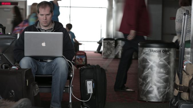 GoPlug – ratunek dla turysty. Torba będąca przenośną ładowarką 1