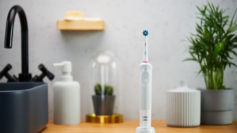 Elektryczna szczoteczka do zębów: czy faktycznie czyści lepiej?