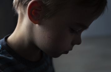 Blisko 90 tys. godzin nieprzerwanego bólu. Fragment książki "Nie uszlachetnia. O leczeniu bólu w Polsce"